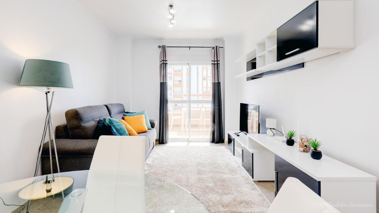 Cozy Apartment Overlooking Estepona'S Marina! Екстер'єр фото
