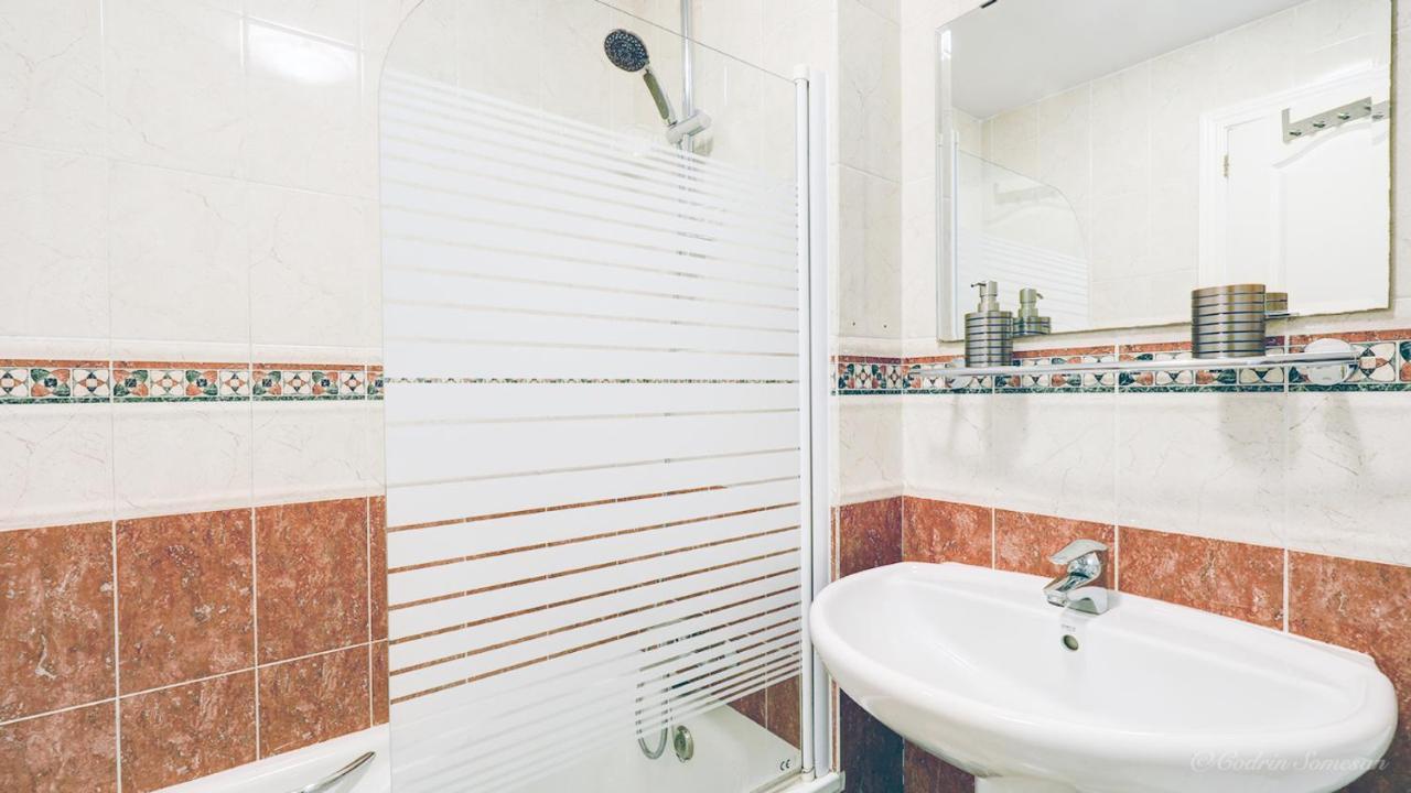 Cozy Apartment Overlooking Estepona'S Marina! Екстер'єр фото